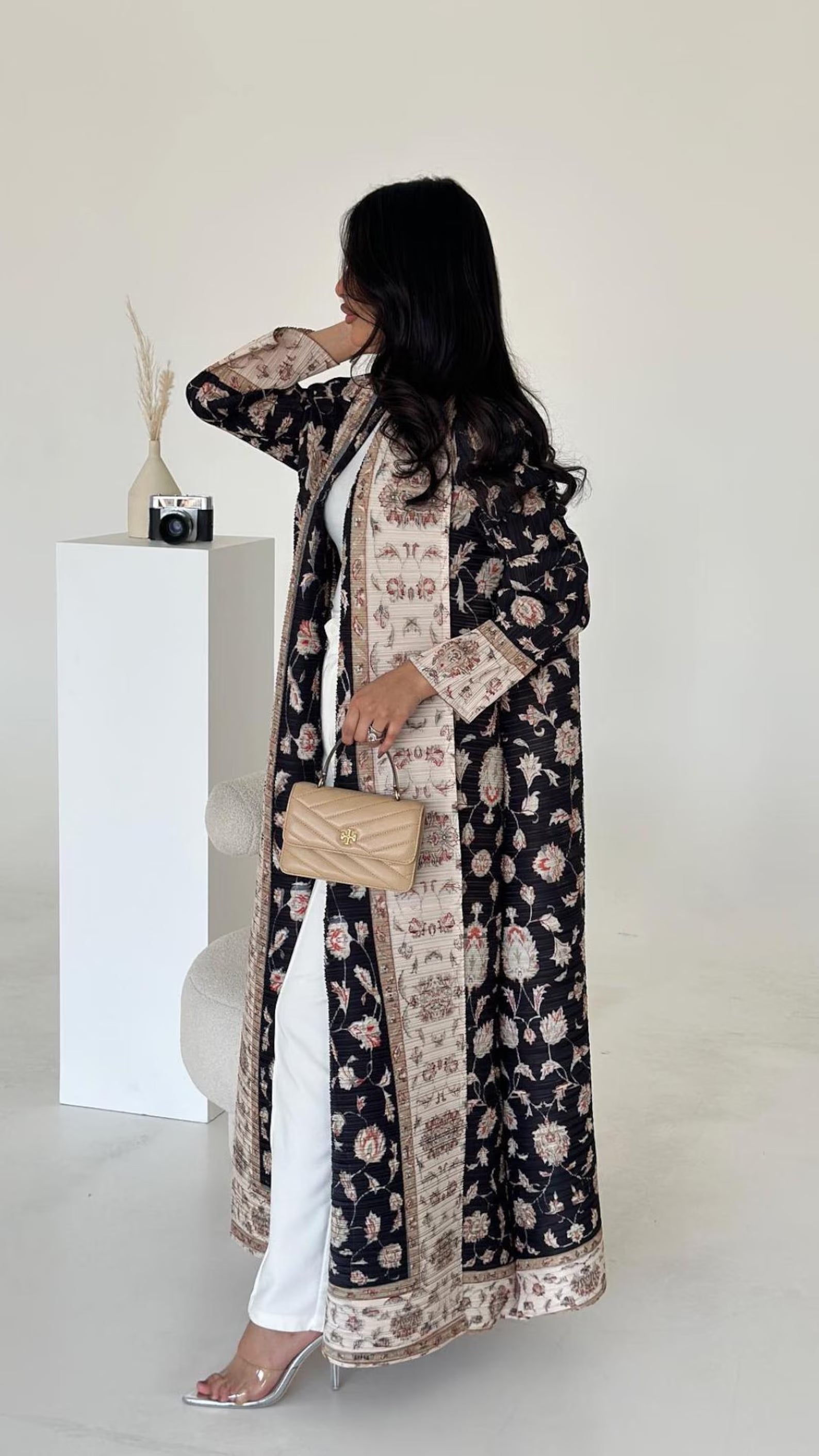 Sultana Noir Abaya
